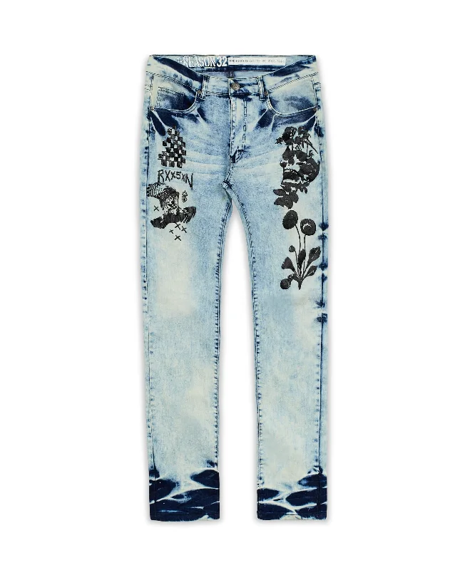 Plus Size Reach Graphic Print Light Wash Jeans