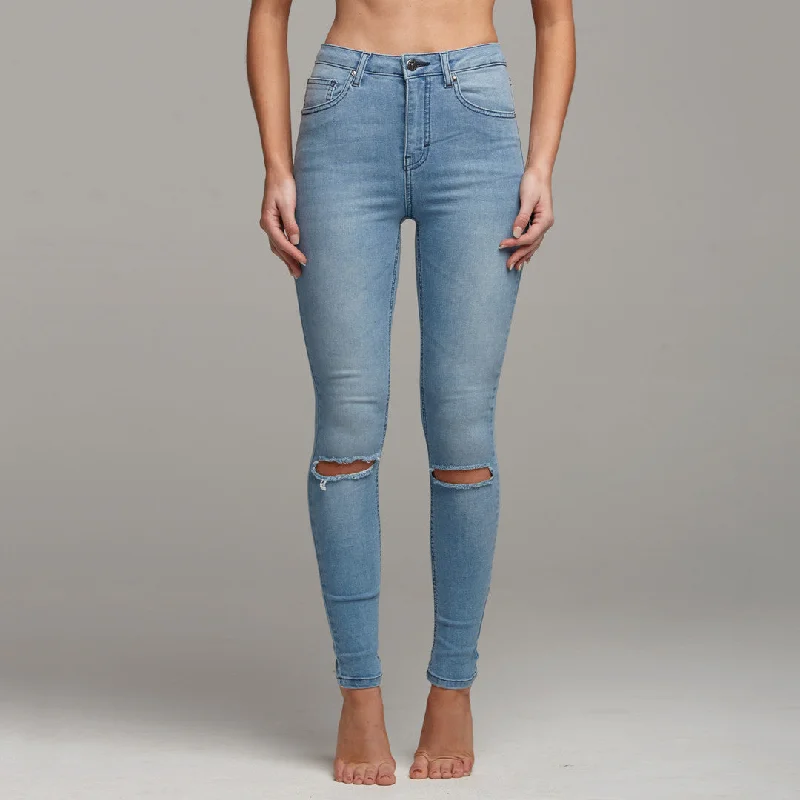 GIGI RIPPED BLUE JEANS - CT055