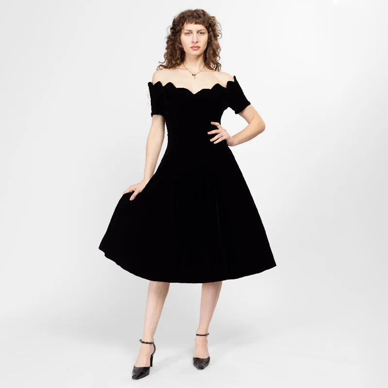 Medium 80s Black Velvet Off-Shoulder Fit & Flare Party Dress